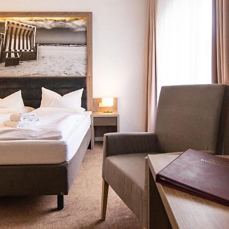 Villa Auszeit Hotel Garni ゼーバート・ヘリングスドルフ エクステリア 写真