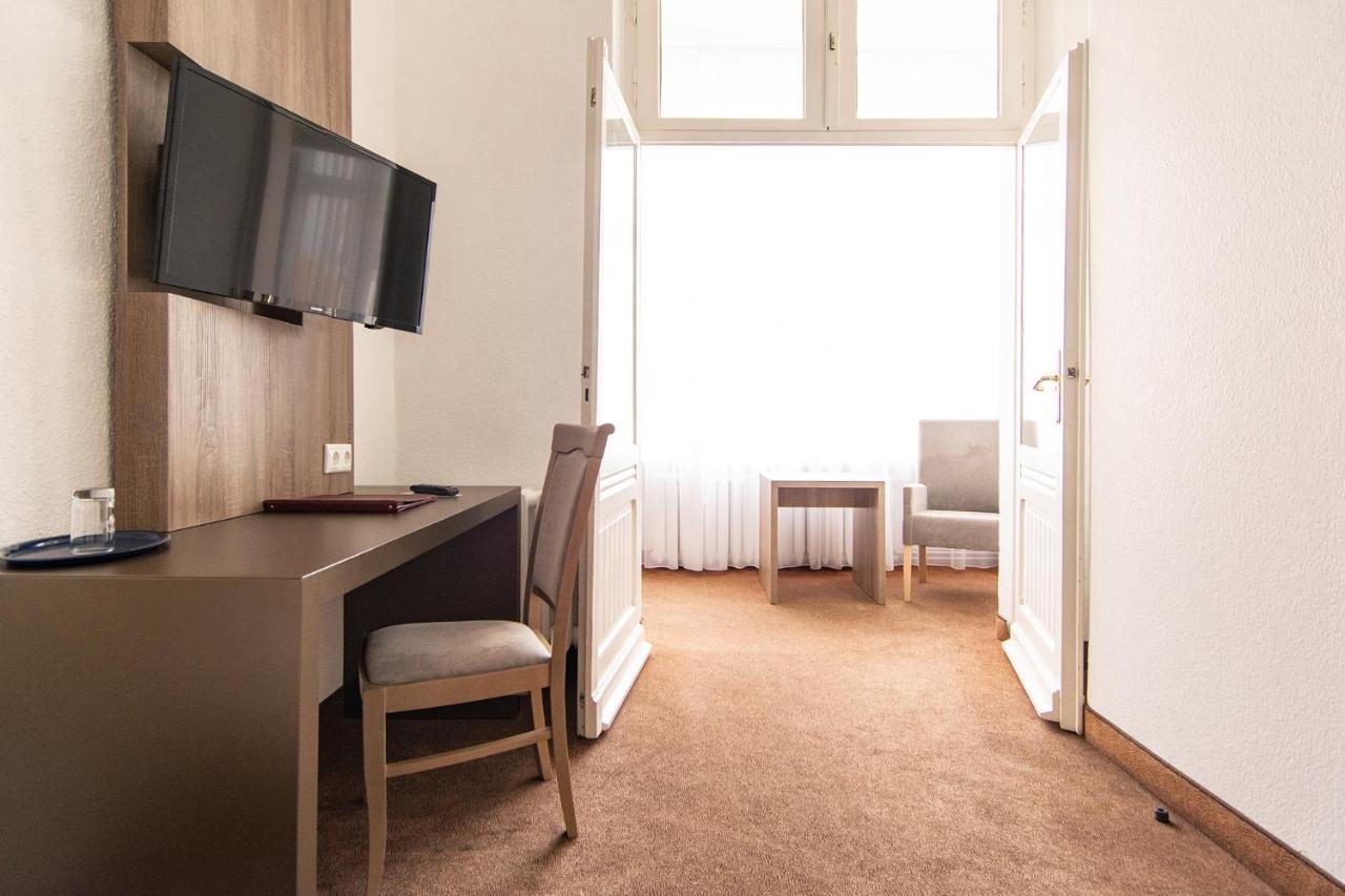 Villa Auszeit Hotel Garni ゼーバート・ヘリングスドルフ エクステリア 写真