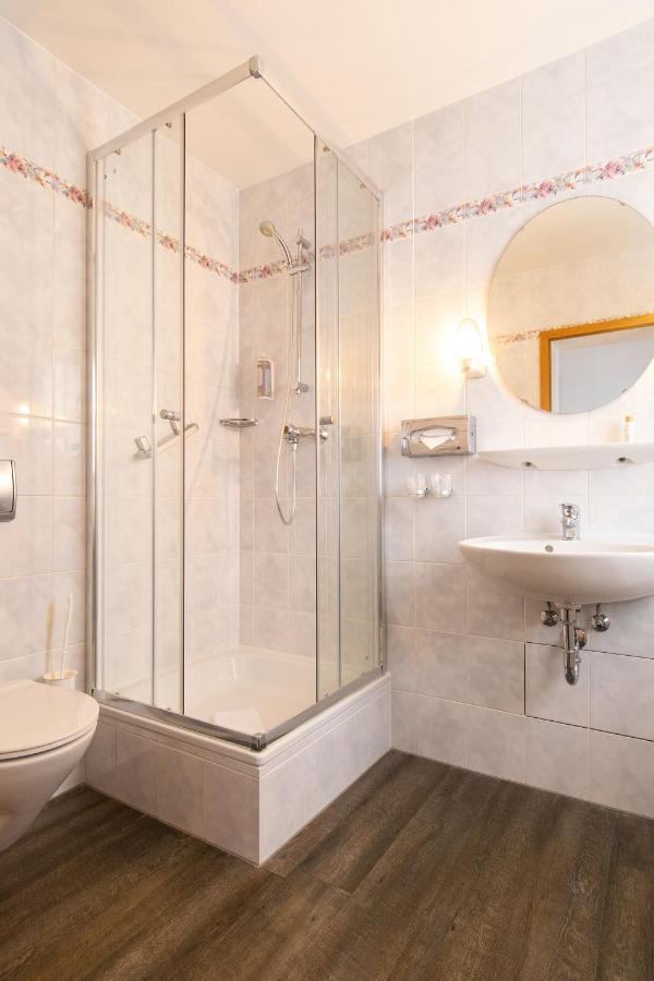 Villa Auszeit Hotel Garni ゼーバート・ヘリングスドルフ エクステリア 写真