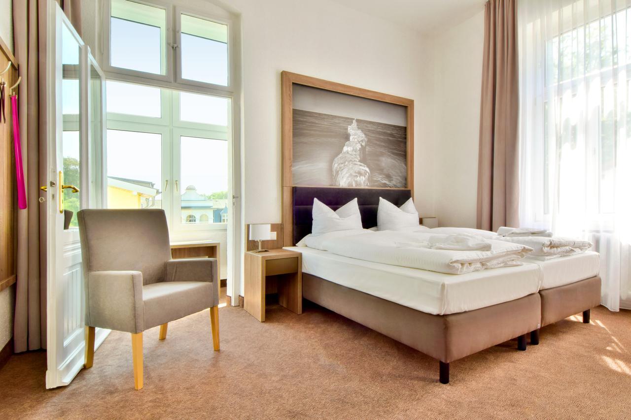 Villa Auszeit Hotel Garni ゼーバート・ヘリングスドルフ エクステリア 写真