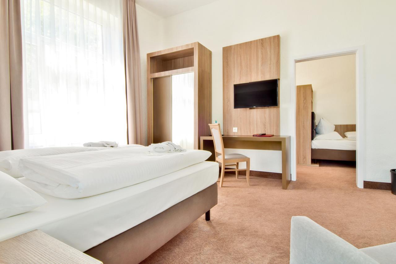 Villa Auszeit Hotel Garni ゼーバート・ヘリングスドルフ エクステリア 写真